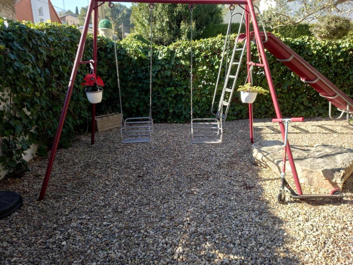 Casa familiar con piscina Pallejà Exterior foto