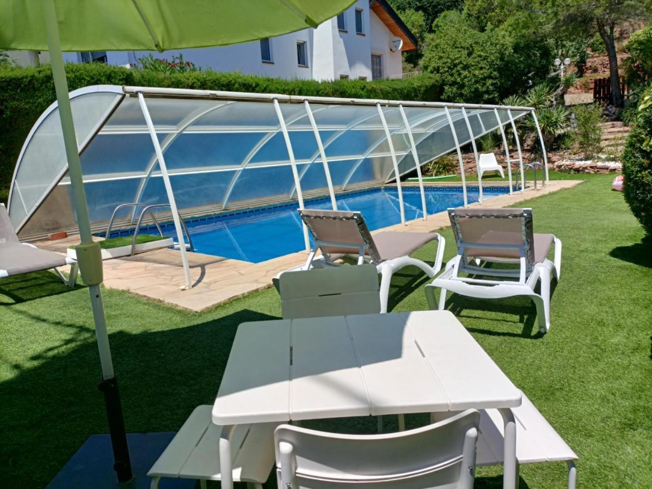 Casa familiar con piscina Pallejà Exterior foto