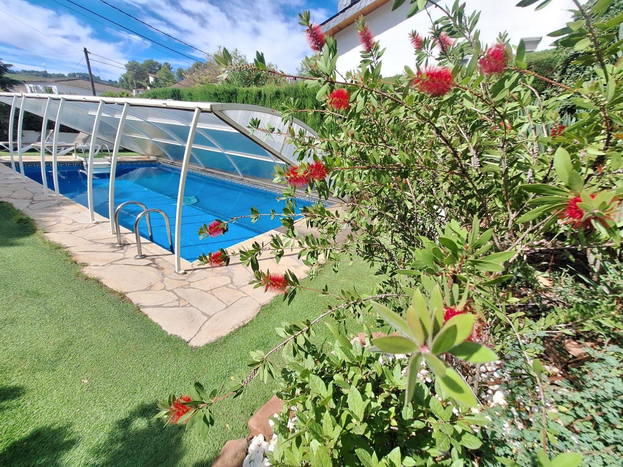 Casa familiar con piscina Pallejà Exterior foto
